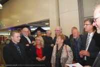 Prominenter Besuch direkt zu Messebeginn durch Lothar Salokat (Werksleiter Continental Korbach, rechts) und Dr. Reinhard Kubat (Landrat, mitte)